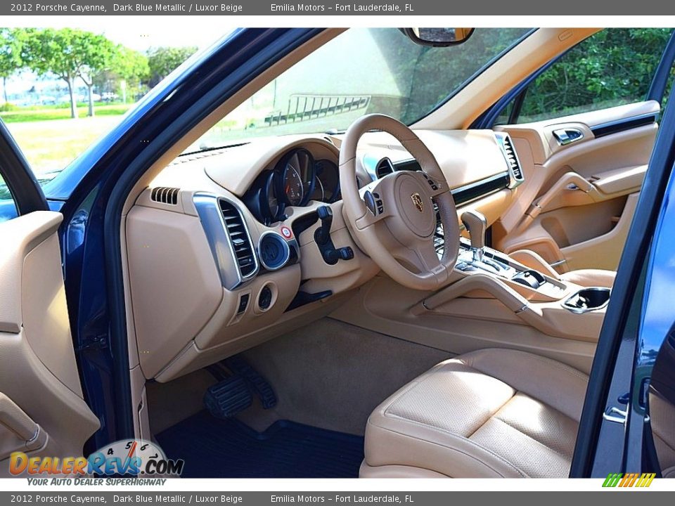 Front Seat of 2012 Porsche Cayenne  Photo #19
