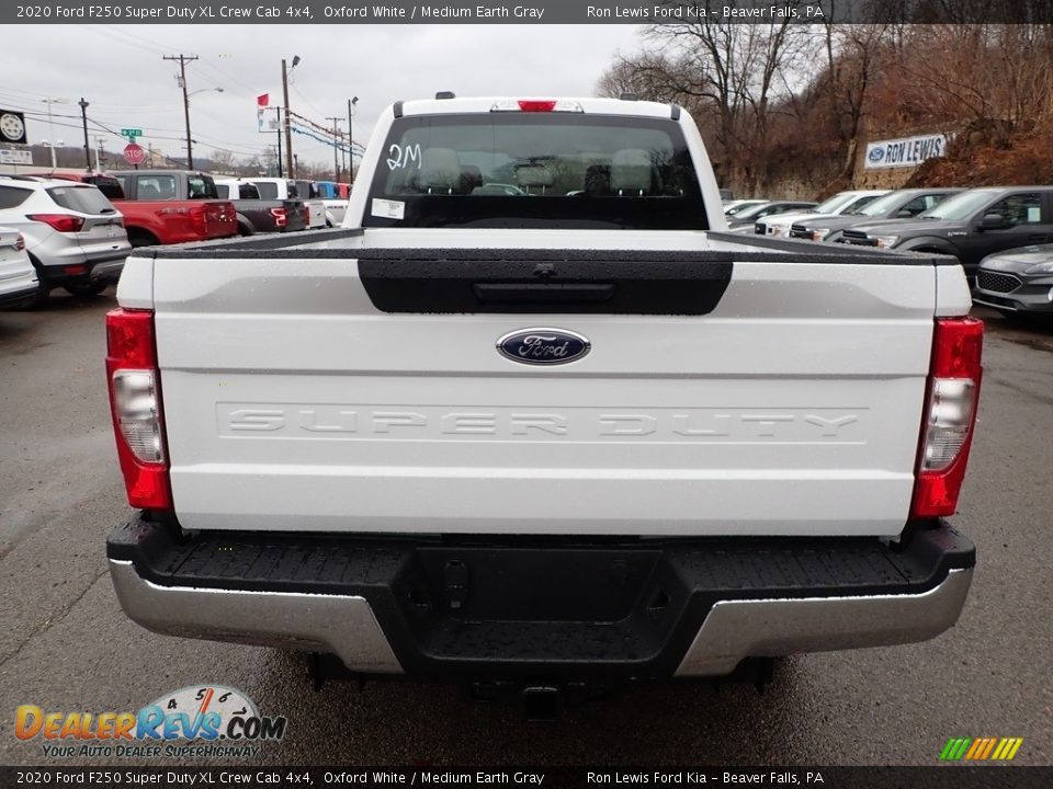 2020 Ford F250 Super Duty XL Crew Cab 4x4 Oxford White / Medium Earth Gray Photo #3