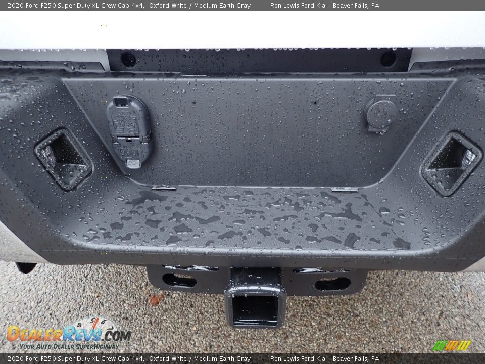 2020 Ford F250 Super Duty XL Crew Cab 4x4 Oxford White / Medium Earth Gray Photo #4