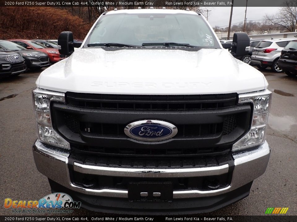 2020 Ford F250 Super Duty XL Crew Cab 4x4 Oxford White / Medium Earth Gray Photo #8