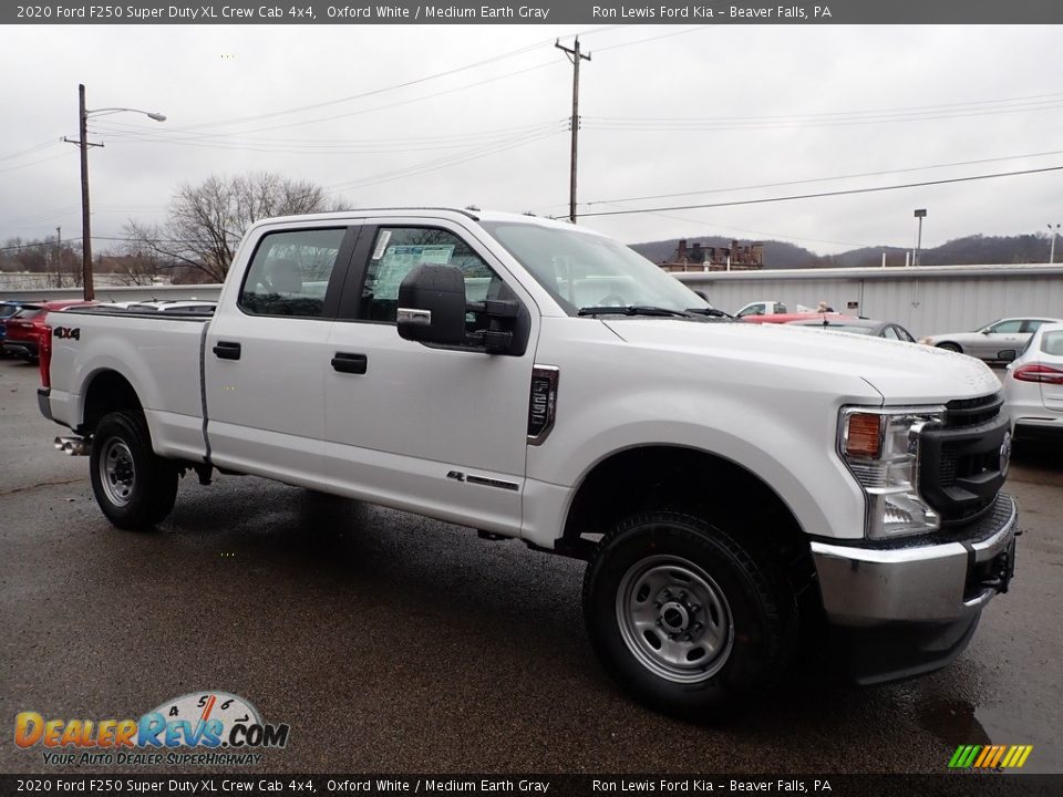 2020 Ford F250 Super Duty XL Crew Cab 4x4 Oxford White / Medium Earth Gray Photo #9