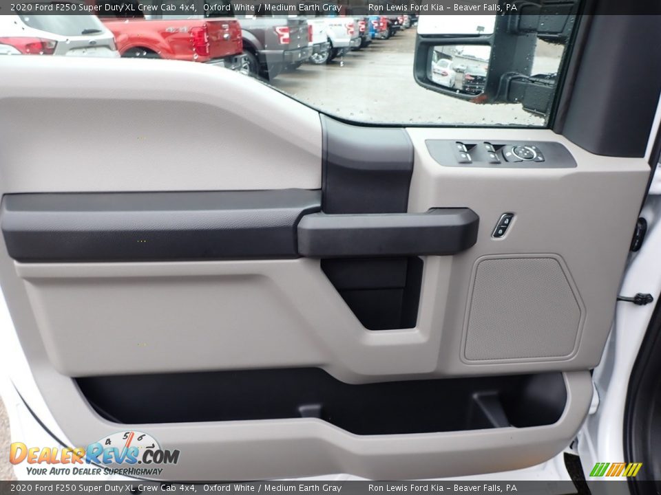 Door Panel of 2020 Ford F250 Super Duty XL Crew Cab 4x4 Photo #16