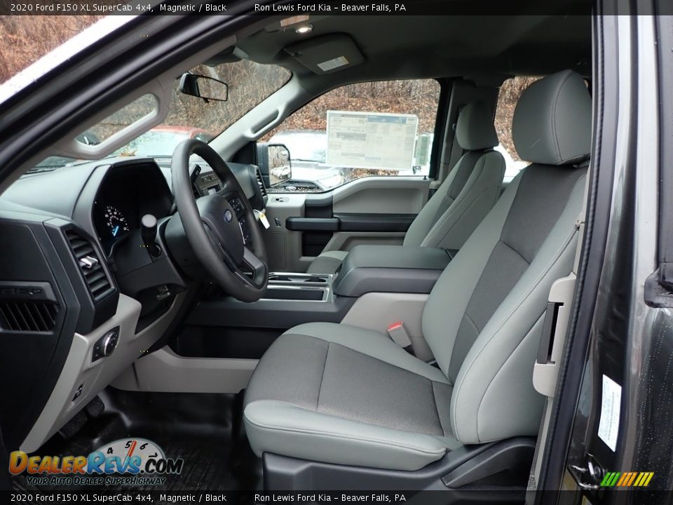 Front Seat of 2020 Ford F150 XL SuperCab 4x4 Photo #12