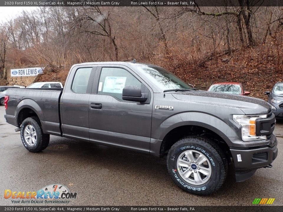 Front 3/4 View of 2020 Ford F150 XL SuperCab 4x4 Photo #9