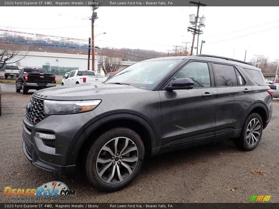 Front 3/4 View of 2020 Ford Explorer ST 4WD Photo #7