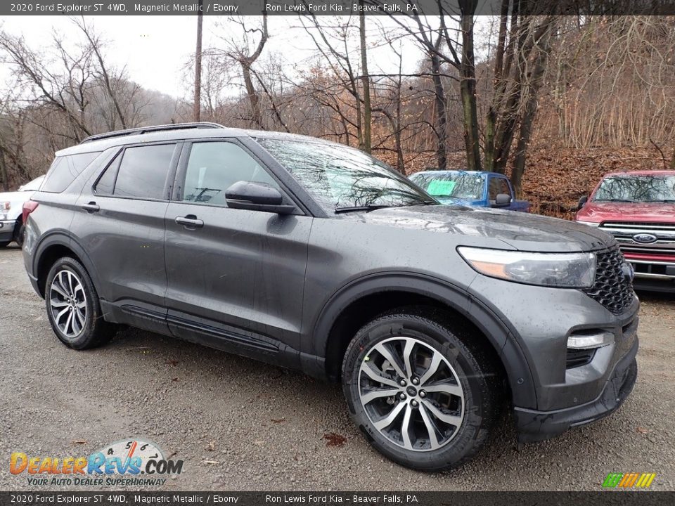 Front 3/4 View of 2020 Ford Explorer ST 4WD Photo #9