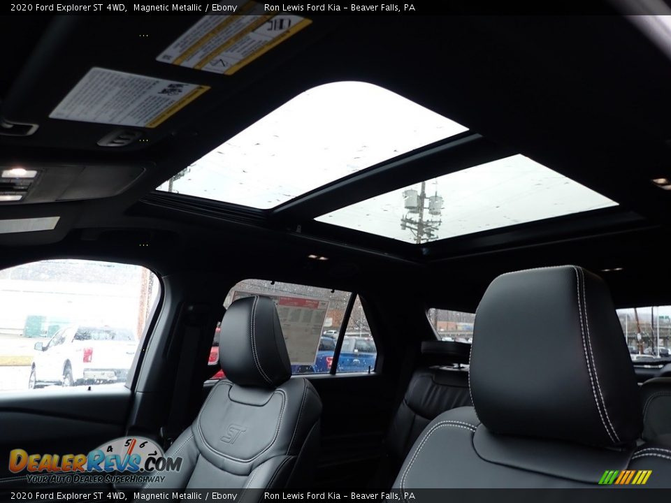 Sunroof of 2020 Ford Explorer ST 4WD Photo #12