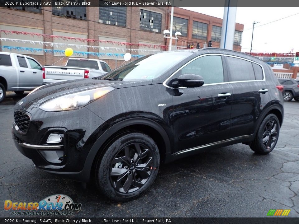 Front 3/4 View of 2020 Kia Sportage S AWD Photo #7