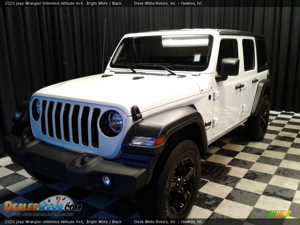 2020 Jeep Wrangler Unlimited Altitude 4x4 Bright White / Black Photo #7
