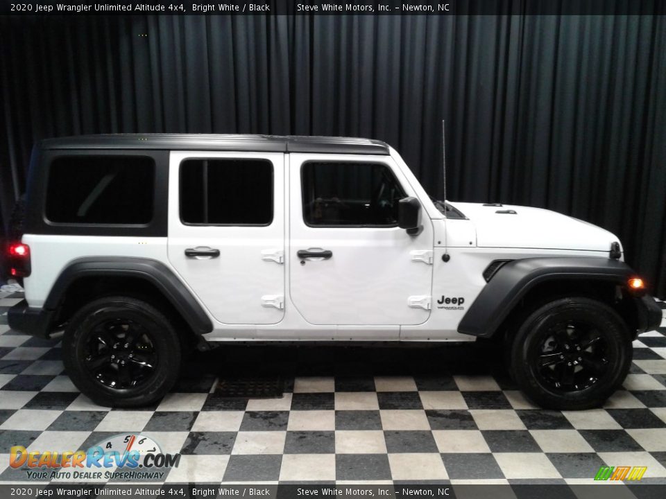 2020 Jeep Wrangler Unlimited Altitude 4x4 Bright White / Black Photo #26