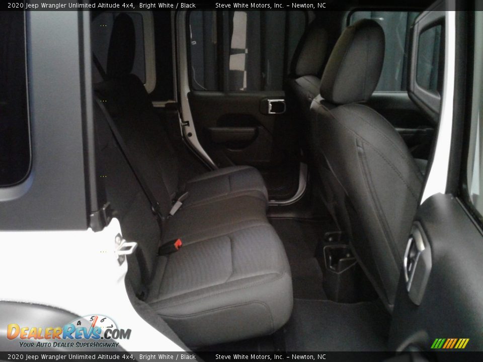 2020 Jeep Wrangler Unlimited Altitude 4x4 Bright White / Black Photo #29