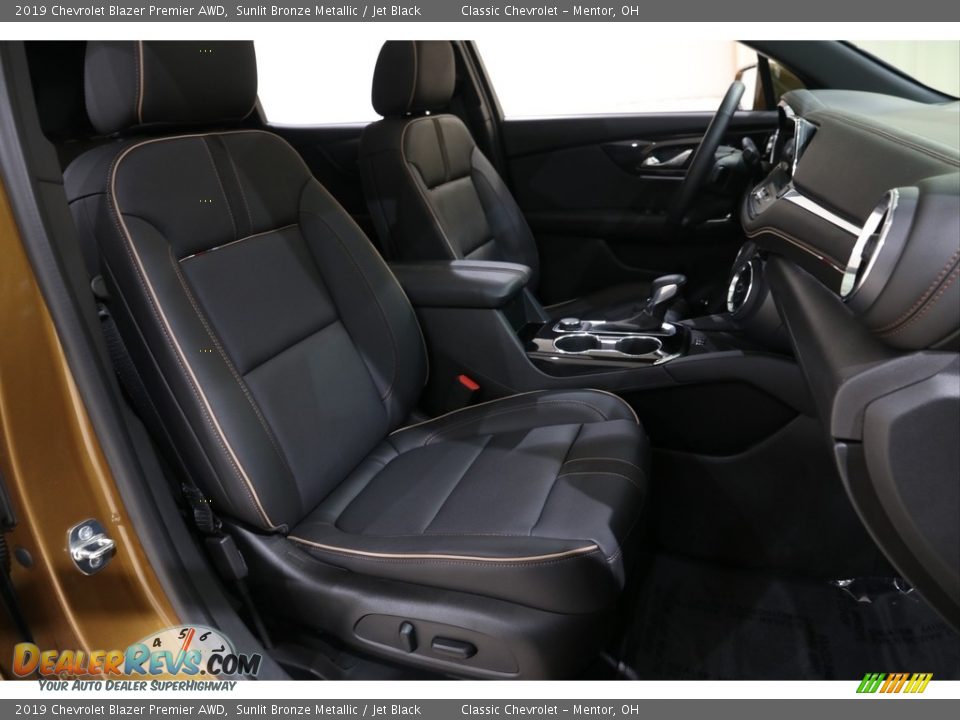 Front Seat of 2019 Chevrolet Blazer Premier AWD Photo #17