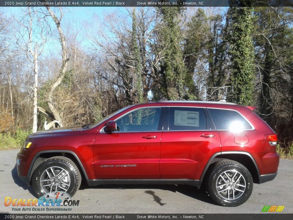 2020 Jeep Grand Cherokee Laredo E 4x4 Velvet Red Pearl / Black Photo #1