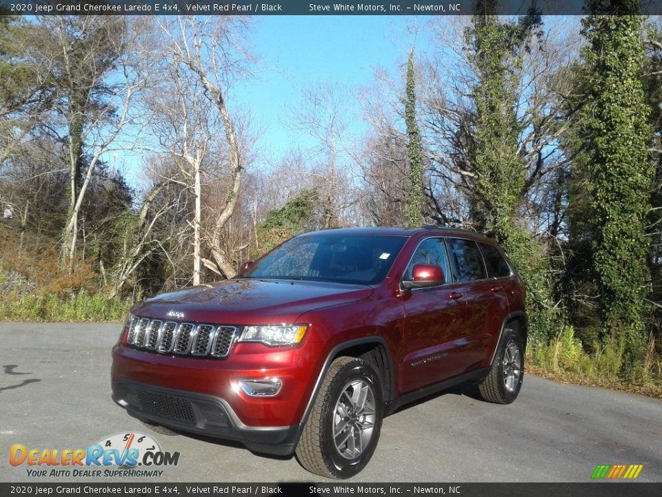 2020 Jeep Grand Cherokee Laredo E 4x4 Velvet Red Pearl / Black Photo #3