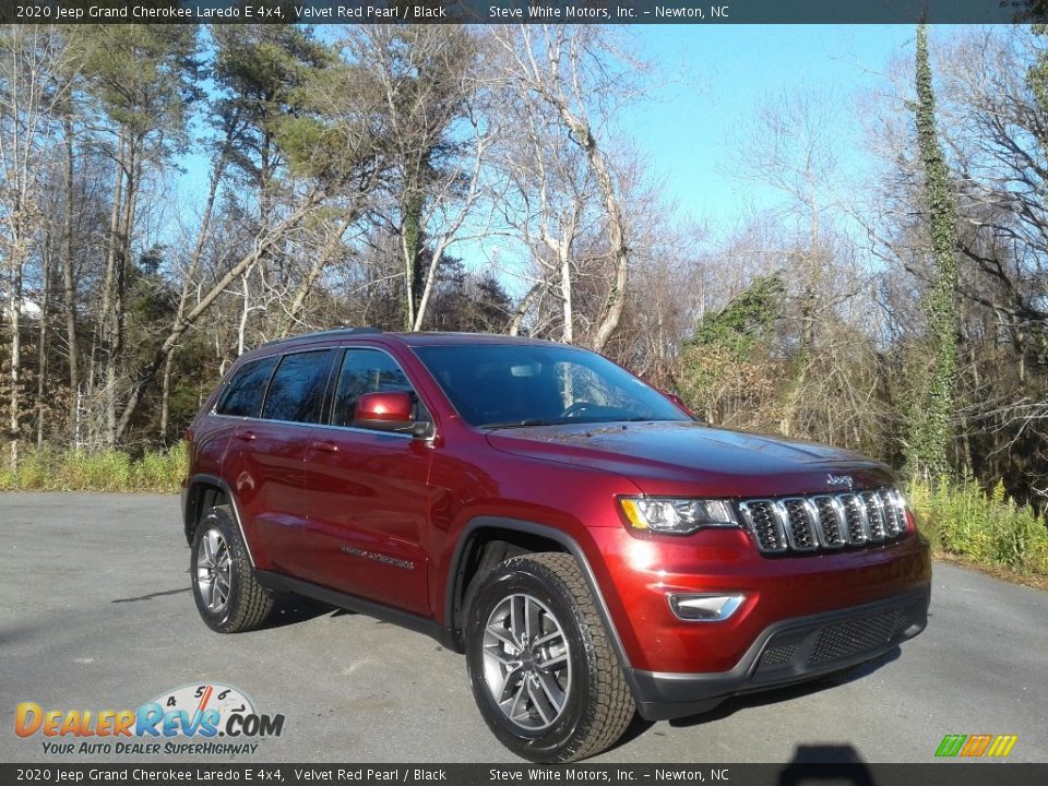 2020 Jeep Grand Cherokee Laredo E 4x4 Velvet Red Pearl / Black Photo #6