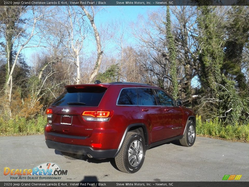 2020 Jeep Grand Cherokee Laredo E 4x4 Velvet Red Pearl / Black Photo #7
