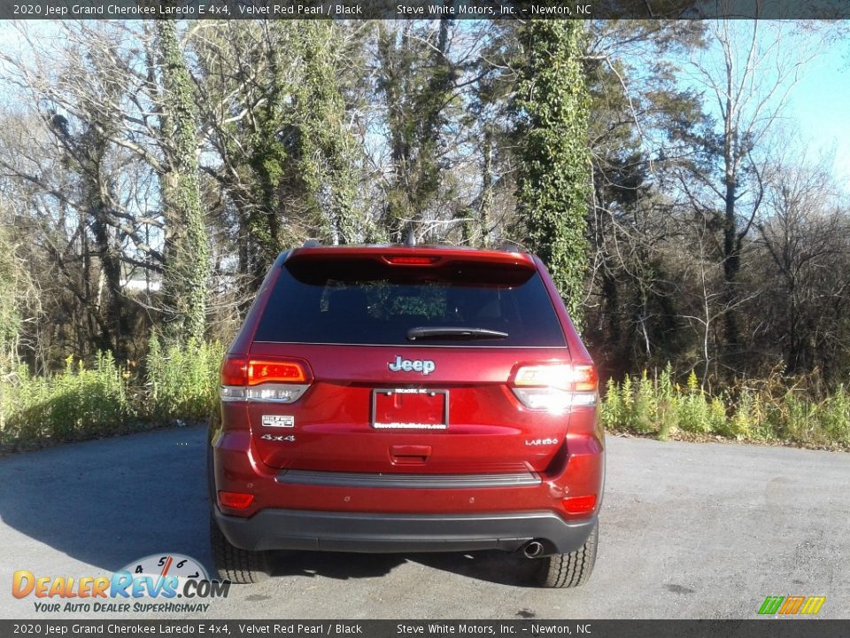 2020 Jeep Grand Cherokee Laredo E 4x4 Velvet Red Pearl / Black Photo #8