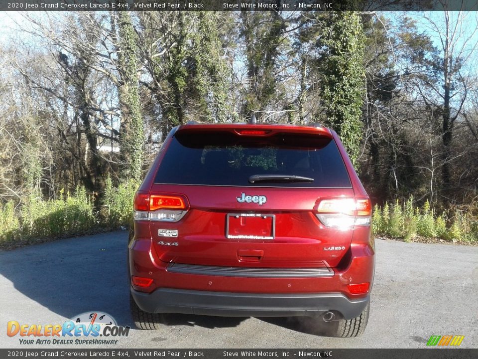 2020 Jeep Grand Cherokee Laredo E 4x4 Velvet Red Pearl / Black Photo #9