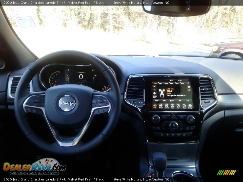 2020 Jeep Grand Cherokee Laredo E 4x4 Velvet Red Pearl / Black Photo #11