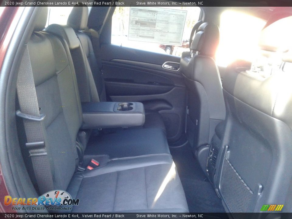 2020 Jeep Grand Cherokee Laredo E 4x4 Velvet Red Pearl / Black Photo #17