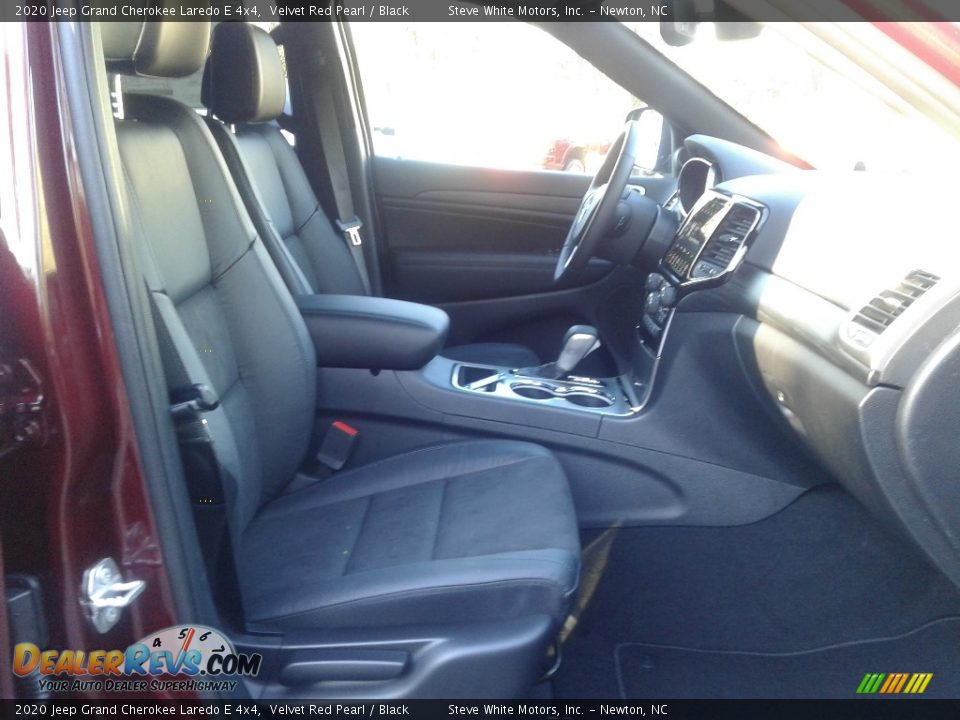 2020 Jeep Grand Cherokee Laredo E 4x4 Velvet Red Pearl / Black Photo #18