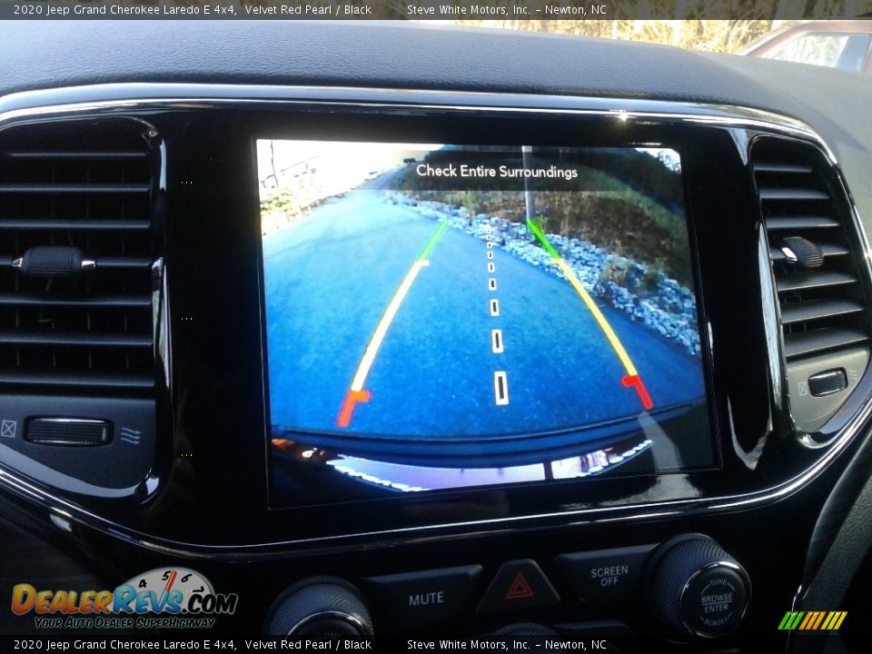 2020 Jeep Grand Cherokee Laredo E 4x4 Velvet Red Pearl / Black Photo #24