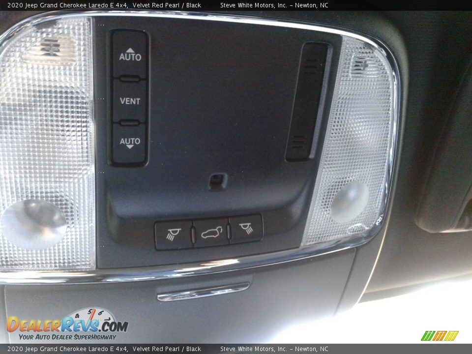 2020 Jeep Grand Cherokee Laredo E 4x4 Velvet Red Pearl / Black Photo #25