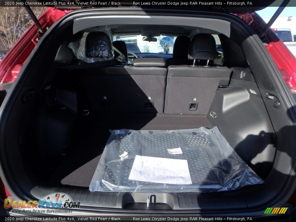 2020 Jeep Cherokee Latitude Plus 4x4 Velvet Red Pearl / Black Photo #5