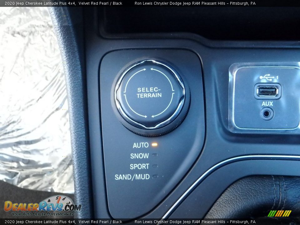 2020 Jeep Cherokee Latitude Plus 4x4 Velvet Red Pearl / Black Photo #20