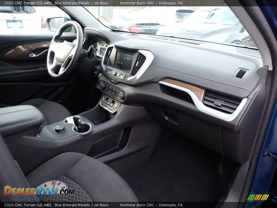 Dashboard of 2020 GMC Terrain SLE AWD Photo #6
