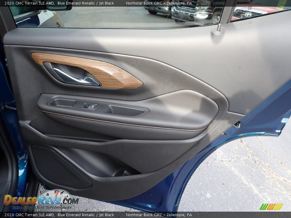 Door Panel of 2020 GMC Terrain SLE AWD Photo #8