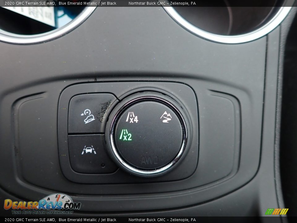 Controls of 2020 GMC Terrain SLE AWD Photo #22