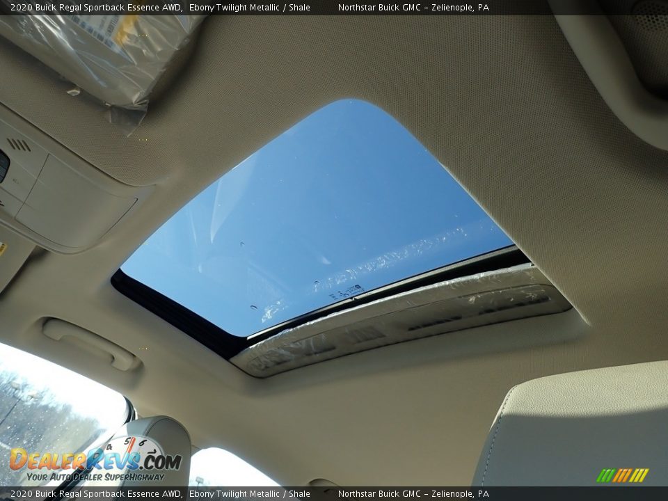 Sunroof of 2020 Buick Regal Sportback Essence AWD Photo #12