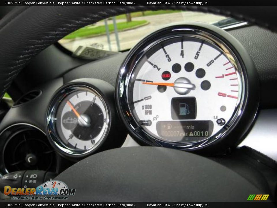 2009 Mini Cooper Convertible Pepper White / Checkered Carbon Black/Black Photo #16