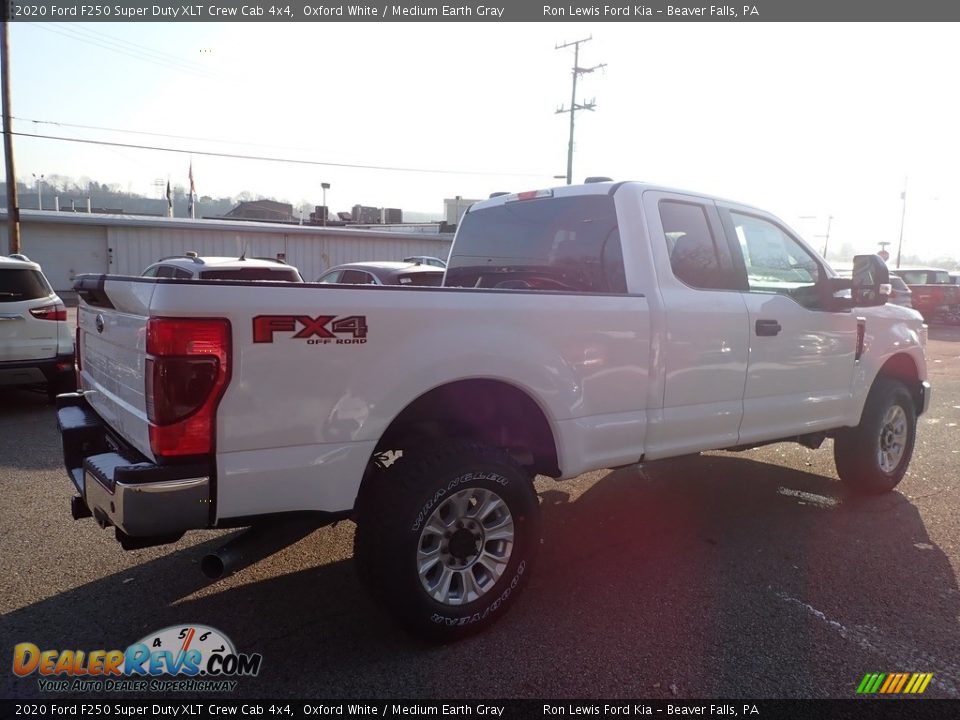 2020 Ford F250 Super Duty XLT Crew Cab 4x4 Oxford White / Medium Earth Gray Photo #2