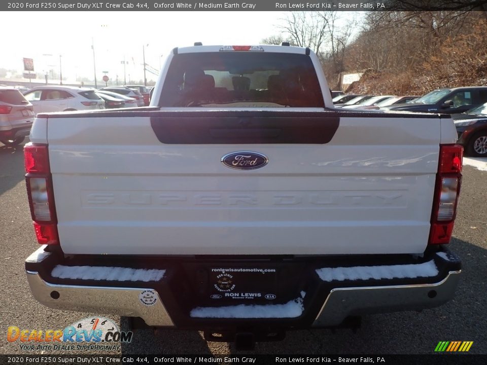2020 Ford F250 Super Duty XLT Crew Cab 4x4 Oxford White / Medium Earth Gray Photo #3
