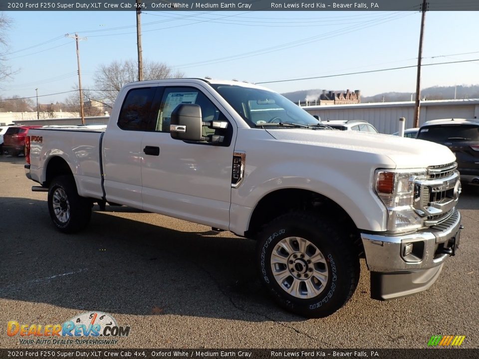 2020 Ford F250 Super Duty XLT Crew Cab 4x4 Oxford White / Medium Earth Gray Photo #8