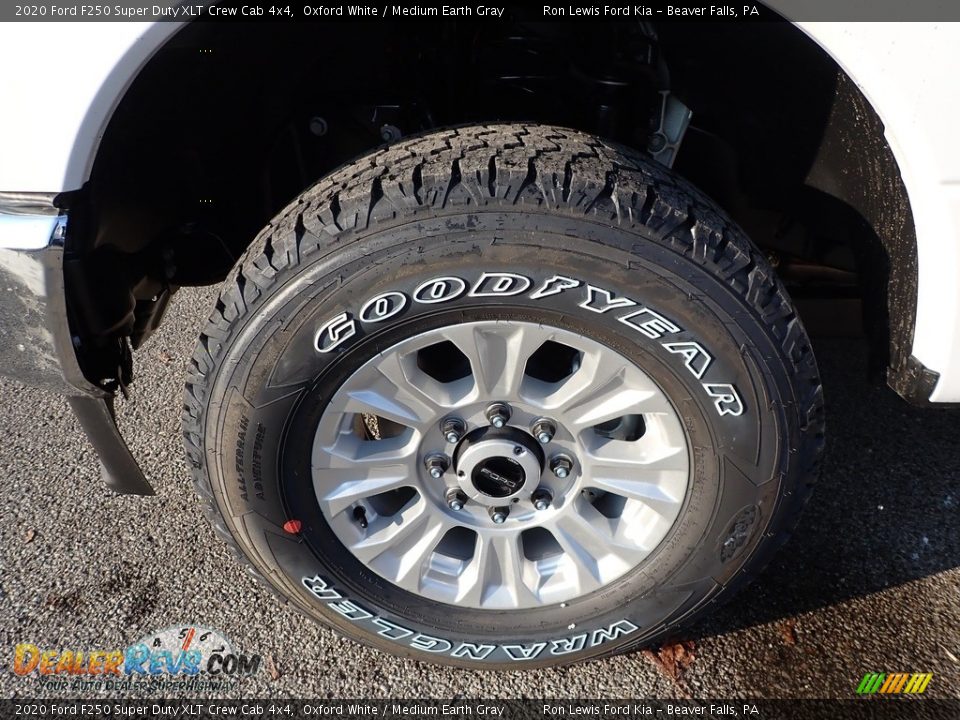2020 Ford F250 Super Duty XLT Crew Cab 4x4 Oxford White / Medium Earth Gray Photo #9