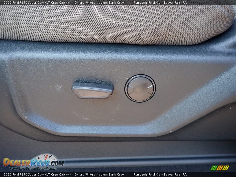 2020 Ford F250 Super Duty XLT Crew Cab 4x4 Oxford White / Medium Earth Gray Photo #11