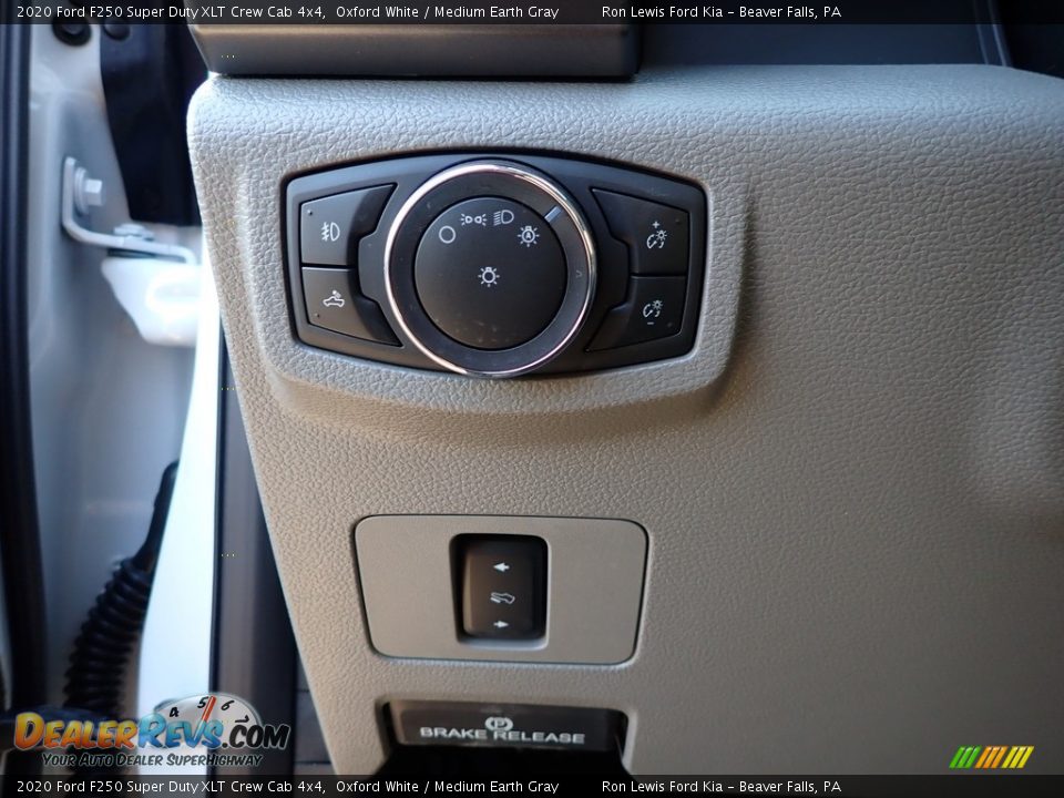 2020 Ford F250 Super Duty XLT Crew Cab 4x4 Oxford White / Medium Earth Gray Photo #12