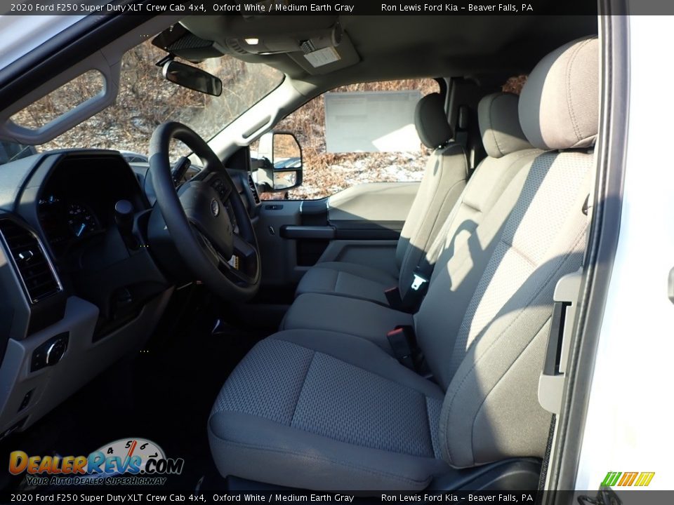 2020 Ford F250 Super Duty XLT Crew Cab 4x4 Oxford White / Medium Earth Gray Photo #13