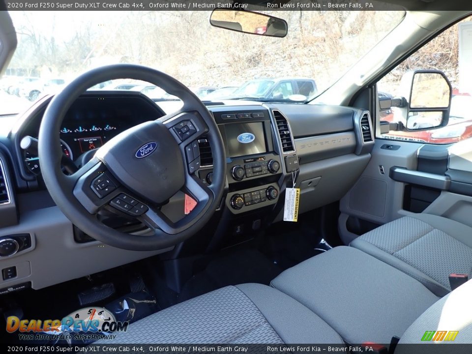 2020 Ford F250 Super Duty XLT Crew Cab 4x4 Oxford White / Medium Earth Gray Photo #15