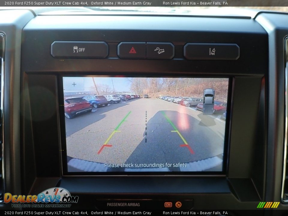 2020 Ford F250 Super Duty XLT Crew Cab 4x4 Oxford White / Medium Earth Gray Photo #20