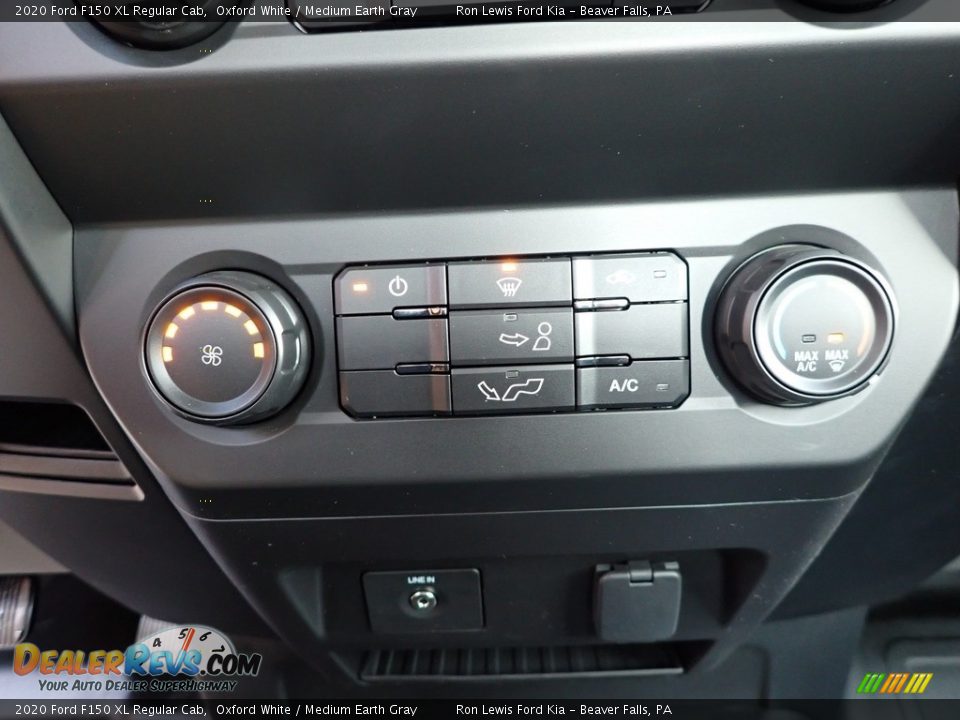 2020 Ford F150 XL Regular Cab Oxford White / Medium Earth Gray Photo #18