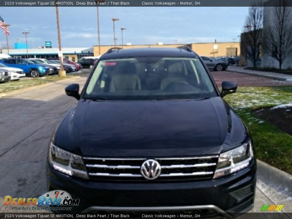 2020 Volkswagen Tiguan SE 4MOTION Deep Black Pearl / Titan Black Photo #2