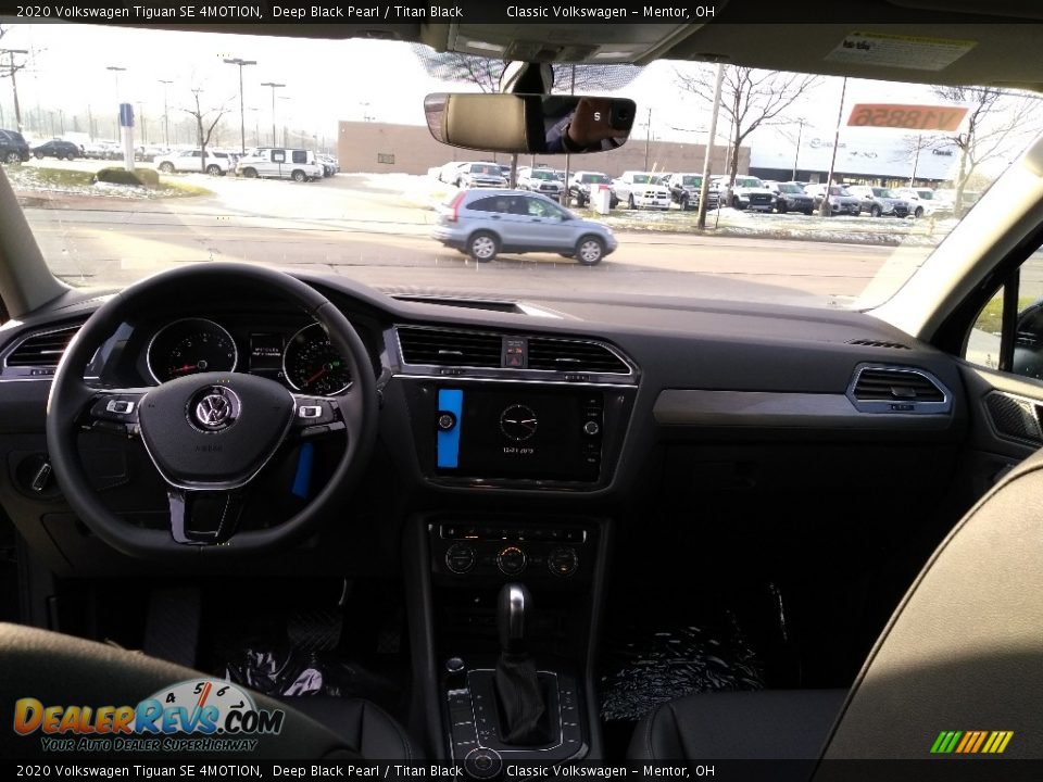 2020 Volkswagen Tiguan SE 4MOTION Deep Black Pearl / Titan Black Photo #4