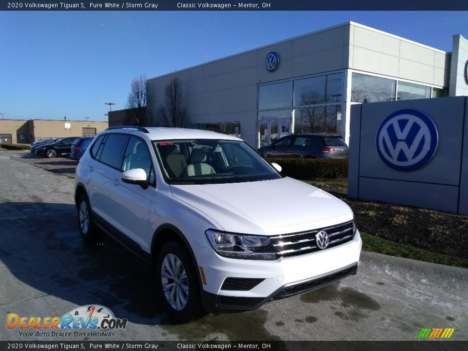 Front 3/4 View of 2020 Volkswagen Tiguan S Photo #1