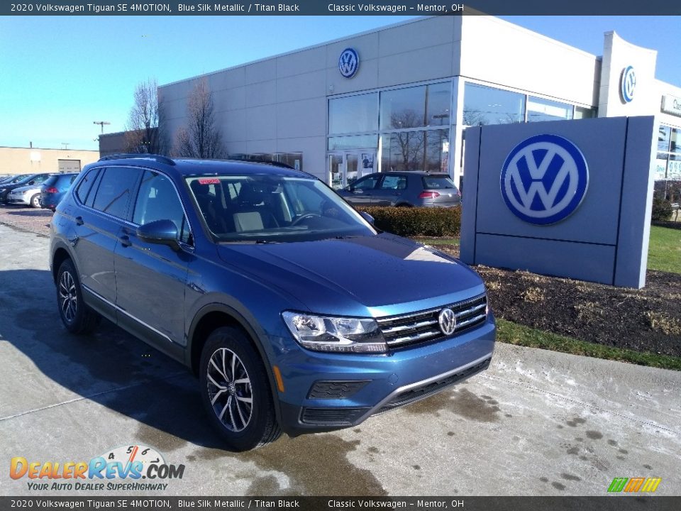 Front 3/4 View of 2020 Volkswagen Tiguan SE 4MOTION Photo #1