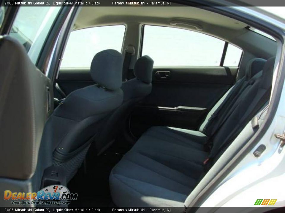 2005 Mitsubishi Galant ES Liquid Silver Metallic / Black Photo #7