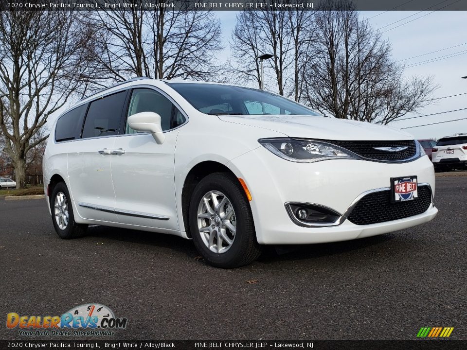 2020 Chrysler Pacifica Touring L Bright White / Alloy/Black Photo #1